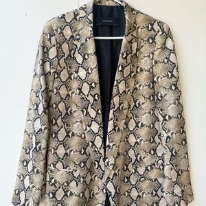 Zara Women's Black and Cream Snake Print Blazer